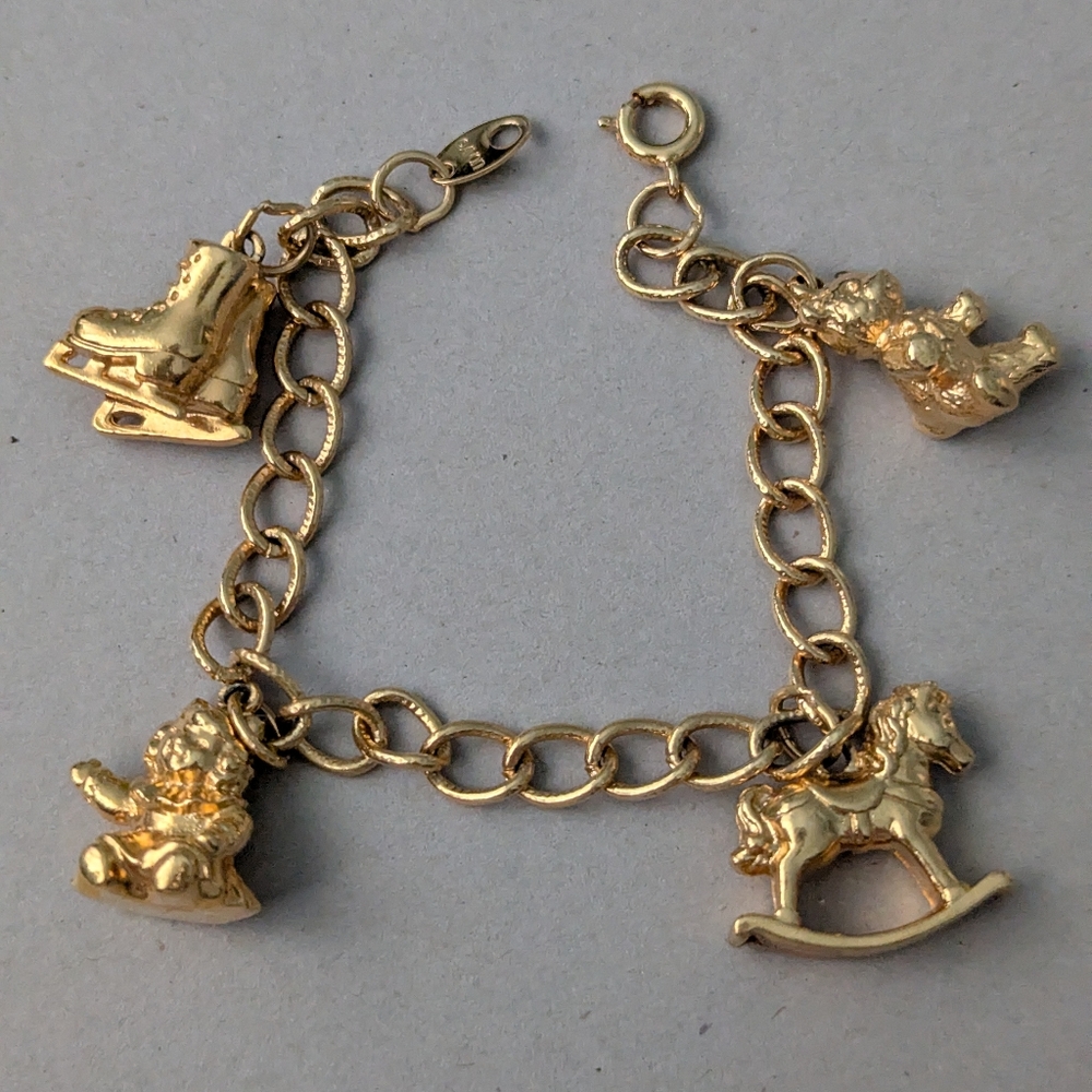 1993 Avon "Christmas Wishes" Child's Charm Bracelet w/Box!